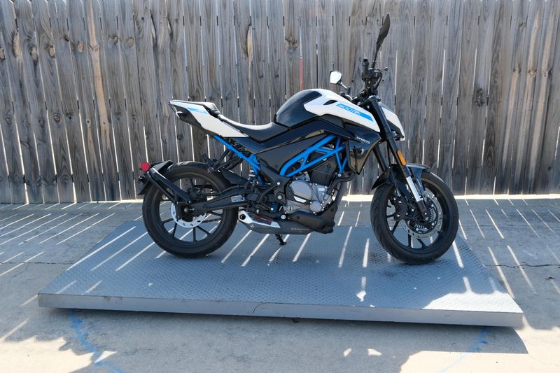 USED 2024 CFMOTO 300NK Image 2