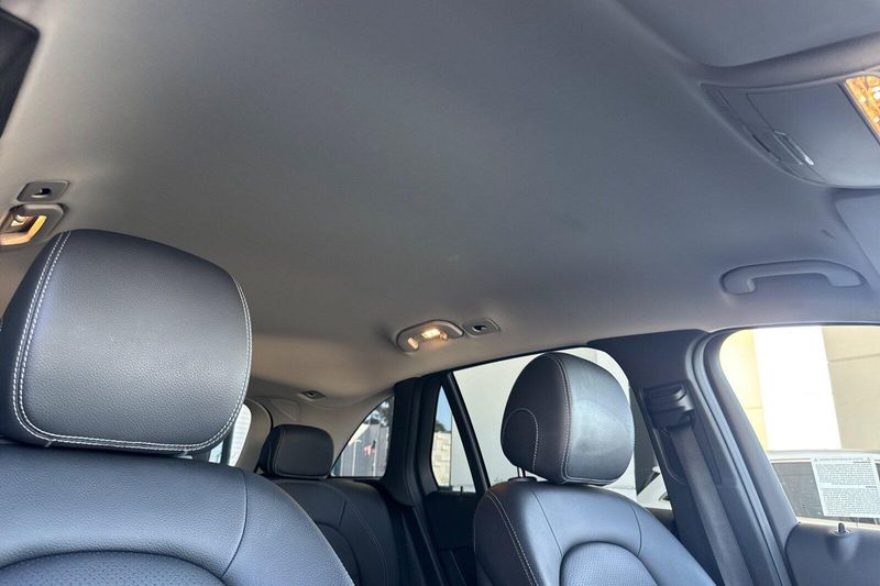 Used 2022 Mercedes-Benz GLC 300Image 19