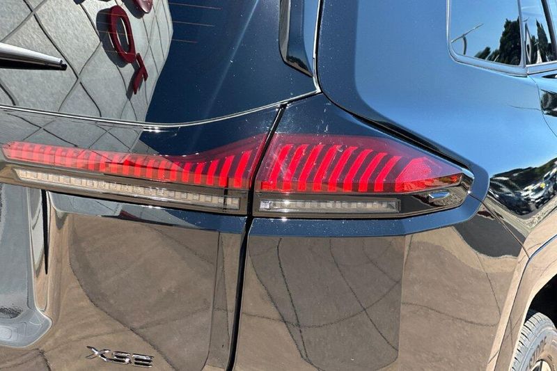 New 2026 Toyota RAV4 Plug-In Hybrid XSEImage 32
