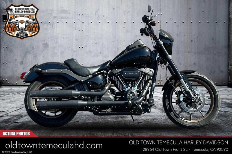 2021 Harley-Davidson Softail in a Black exterior color. BMW Motorcycles of Temecula – Southern California (951) 506-6903 bmwmotorcyclesoftemecula.com 