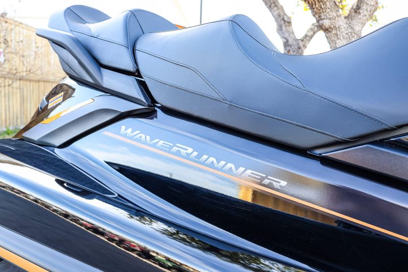 2025 Yamaha FX CRUISER HO WITH AUDIO COPPER AND BLACK Image 15