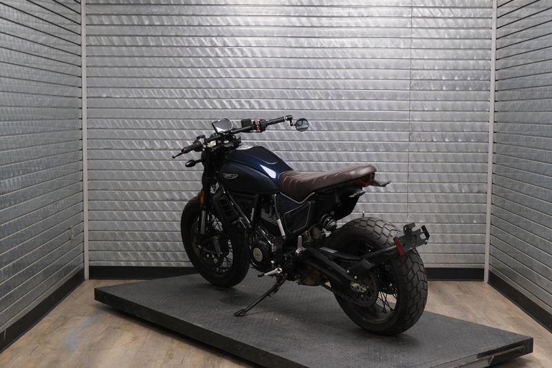 USED 2024 DUCATI SCRAMBLER NIGHSHIFT Image 5