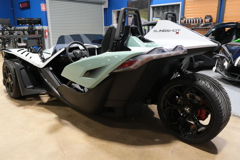 NEW 2026 POLARIS SLINGSHOT R AUTODRIVE Image 12