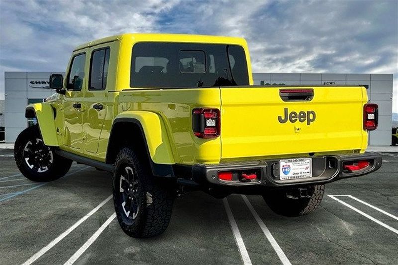 2024 Jeep Gladiator Rubicon X 4x4Image 2