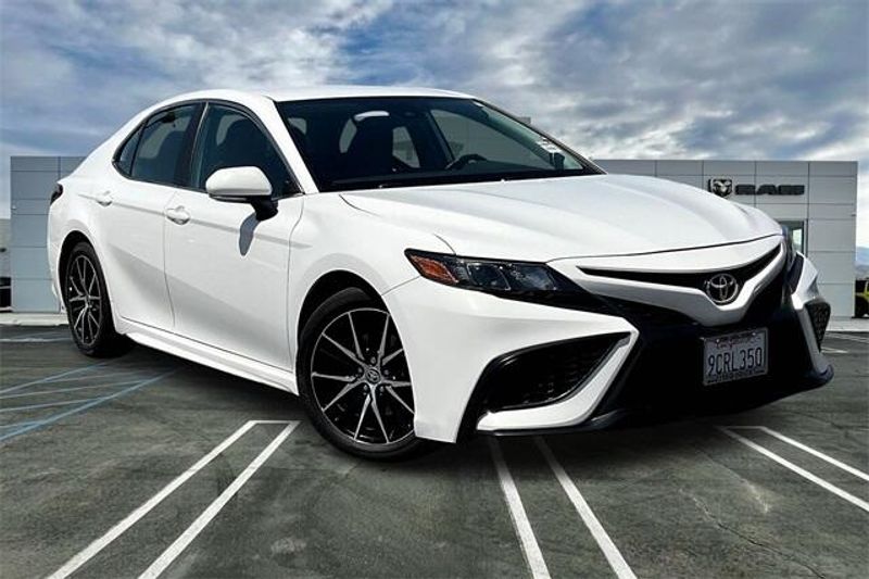 Used 2022 Toyota Camry SEImage 12