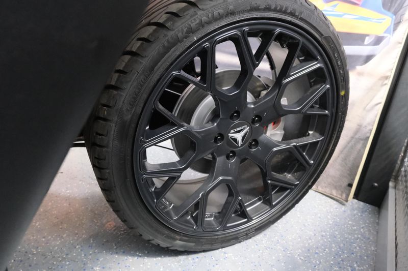 NEW 2025 POLARIS SLINGSHOT SL AUTODRIVE  in a JET BLACK exterior color. Family PowerSports (877) 886-1997 familypowersports.com 