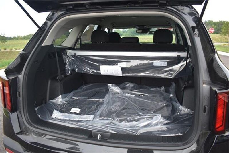 New 2025 Kia Sorento LXImage 16
