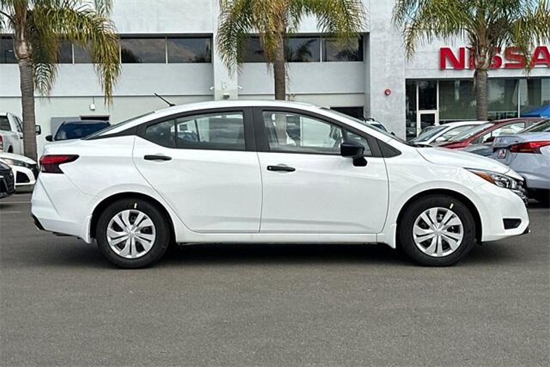 New 2025 Nissan Versa 1.6 SImage 2