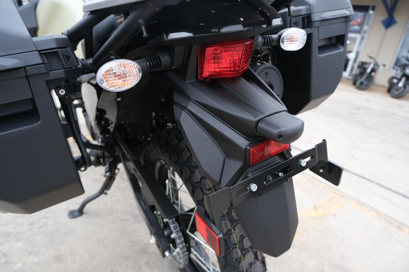 2025 Kawasaki KLR 650 ADVENTURE ABS CYPHER CAMO TAN AND METALLIC MATTE CARBON GRAYImage 3