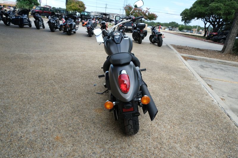 2024 Kawasaki VULCAN 900 CUSTOM METALLIC MATTE DARK GRAY AND METALLIC FLAT SPARK BLACKImage 2