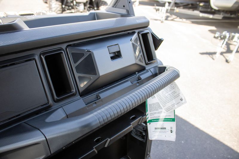 NEW 2026 CAN-AM DEFENDER MAX XT HD11 Image 14