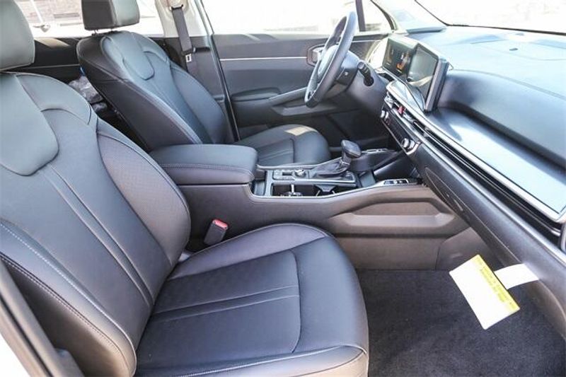 2025 Kia Sorento SImage 9