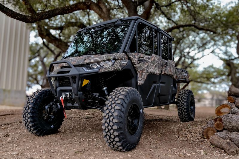 2025 Can-Am DEFENDER MAX LIMITED CAB HD10 WILDLAND CAMOImage 4