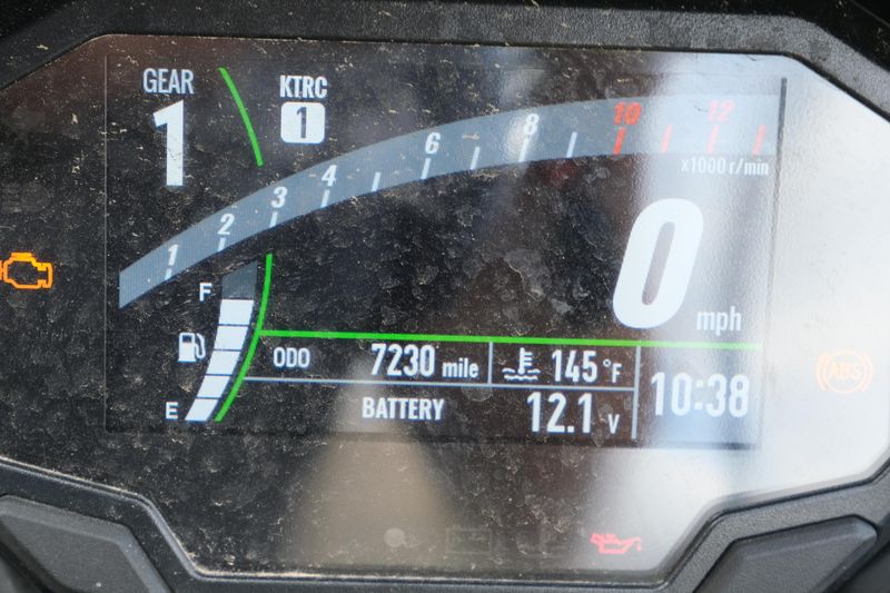 2023 Kawasaki VERSYS 650 LT METALLIC SPARK BLACK AND METALLIC FLAT SPARK BLACK Image 18