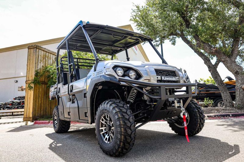 New 2026 Kawasaki MULE PROFXT 1000 LE RANCH EDITION   METALLIC PHANTOM SILVER Image 36