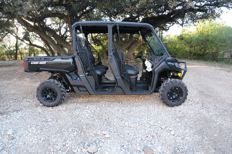 2025 Can-Am DEFENDER MAX XT HD10 STEALTH  BLACKImage 21