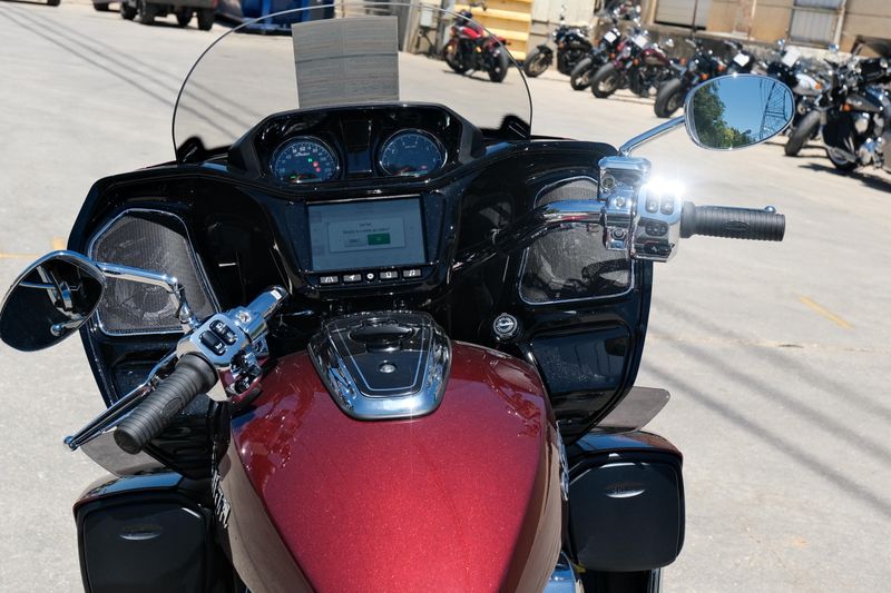 NEW 2025 INDIAN MOTORCYCLE PURSUIT LIMITED Image 18
