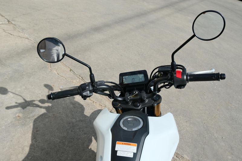2026 Honda GROM PEARL WHITE Image 15