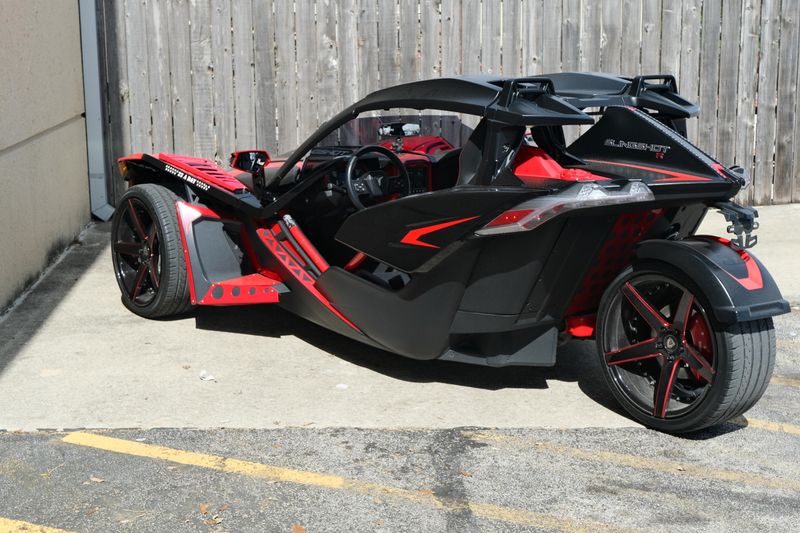 2020 Polaris SLINGSHOT R BLACK AND RED Image 6