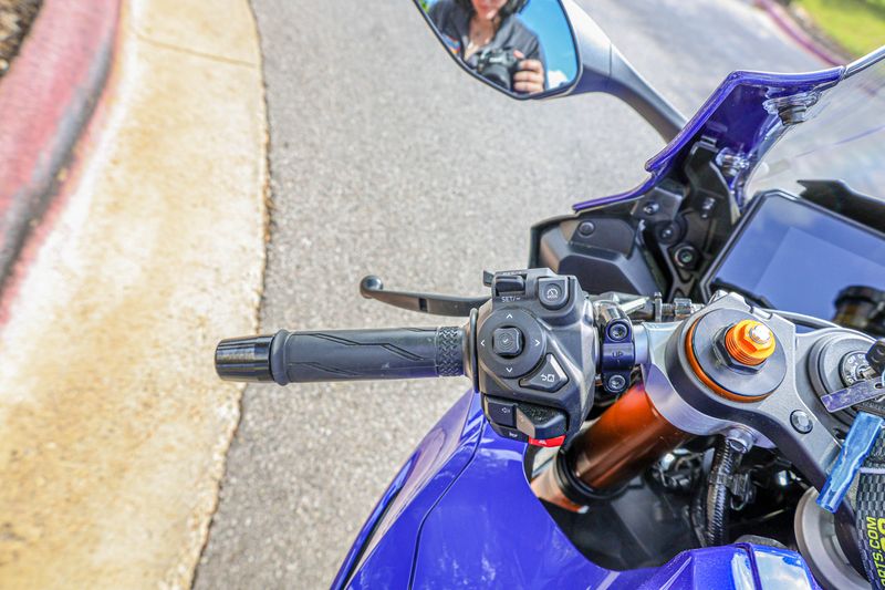 NEW 2026 YAMAHA YZFR7 Image 2