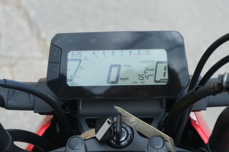 2025 Honda GROM CHERRY RED Image 10