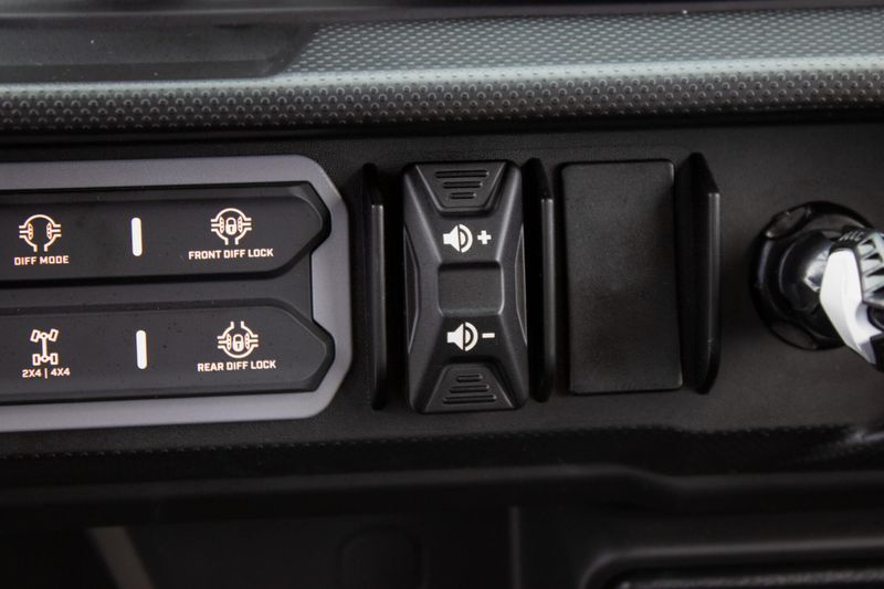 NEW 2026 CAN-AM DEFENDER MAX LIMITED CAB HD11 Image 39