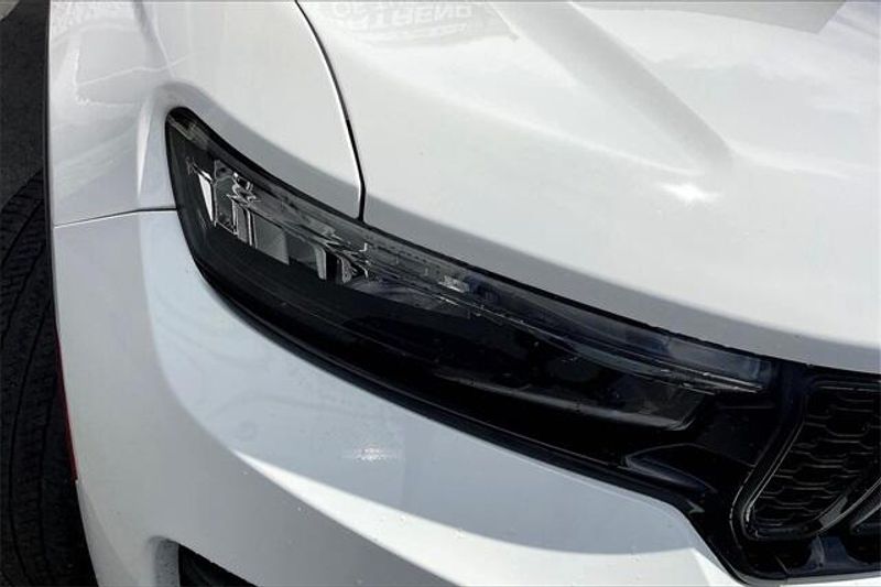 2023 Jeep Grand Cherokee AltitudeImage 3
