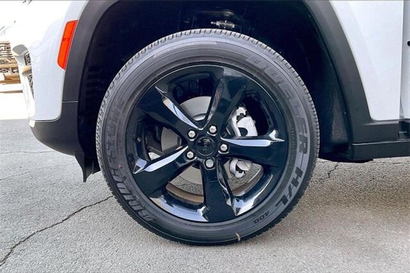 New 2025 Jeep Grand Cherokee Altitude X 4x4Image 10