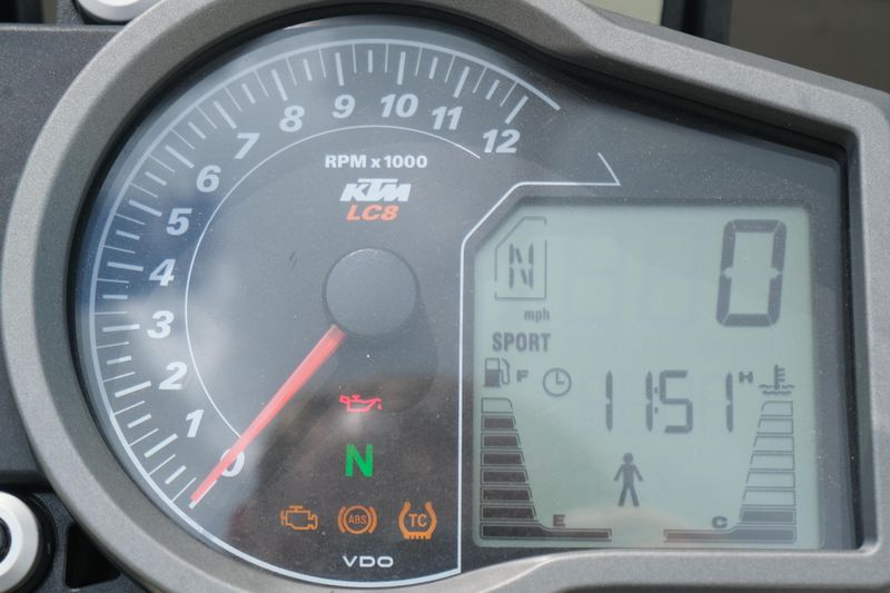 2016 KTM 1290 SUPER DUKE GREY AND ORANGE Image 18
