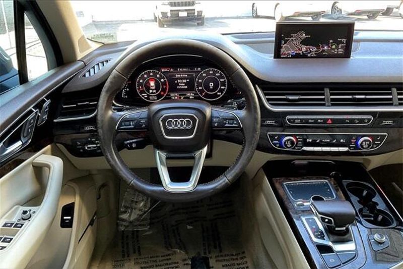 2017 Audi Q7 3.0T Prestige photo 4