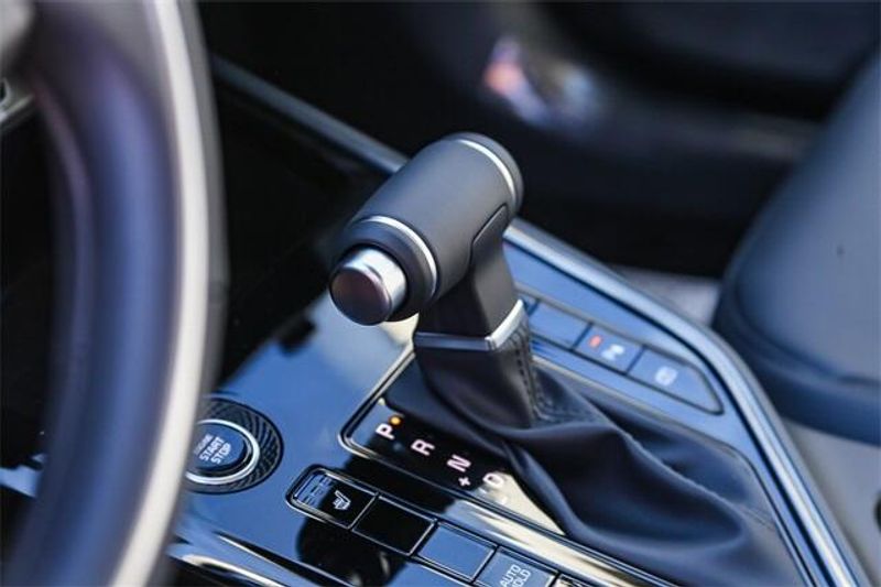 New 2025 Kia Niro EX TouringImage 10
