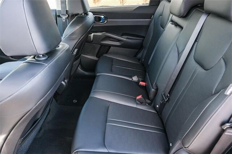 2025 Kia Sorento SImage 11