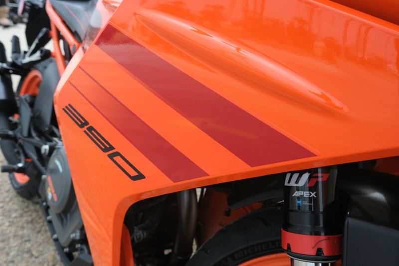 New 2024 KTM RC 390 ORANGE Image 20