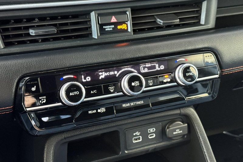 Used 2023 Honda Pilot SportImage 24