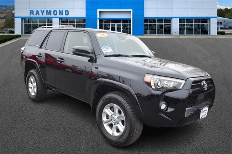 2024 Toyota 4Runner SR5Image 1