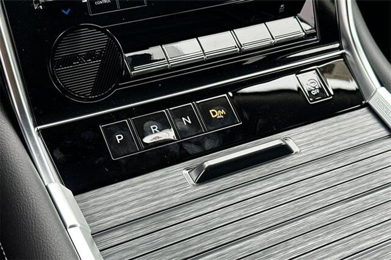 New 2025 Nissan Armada SVImage 19