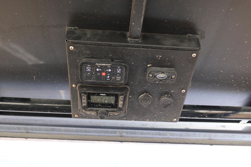 USED 2023 HONDA PIONEER 10006 CREW  DELUXE Image 25