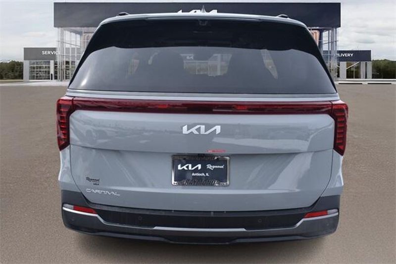 2025 Kia Carnival SX PrestigeImage 4