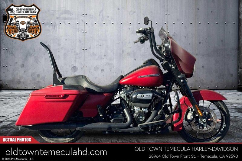 2019 Harley-Davidson Street Glide in a WICKED RED DNM exterior color. BMW Motorcycles of Temecula – Southern California (951) 506-6903 bmwmotorcyclesoftemecula.com 