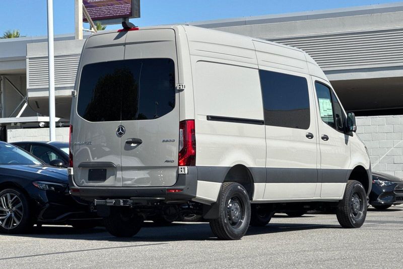 New 2026 Mercedes-Benz Sprinter 2500 Crew 144 WBImage 4
