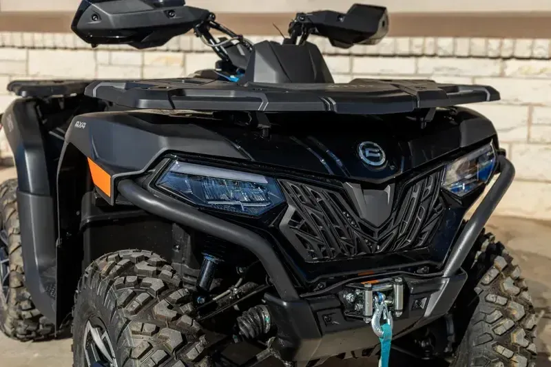 2025 CFMOTO CFORCE 600 NEBULA BLACK Image 3