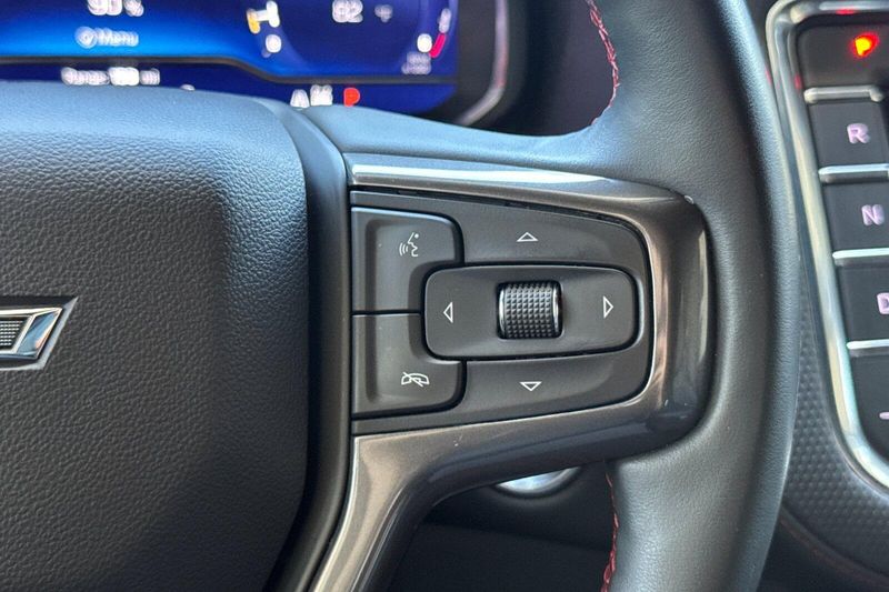 Used 2023 Chevrolet Suburban RSTImage 31