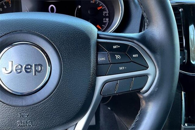 Used 2021 Jeep Grand Cherokee Laredo XImage 19