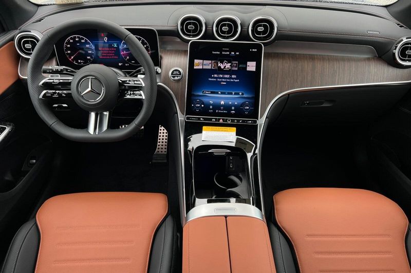 2025 Mercedes-Benz GLC-Class GLCGLC 300Image 11