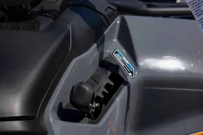 2025 Can-Am OUTLANDER DPS 500 GRANITE GREY Image 13