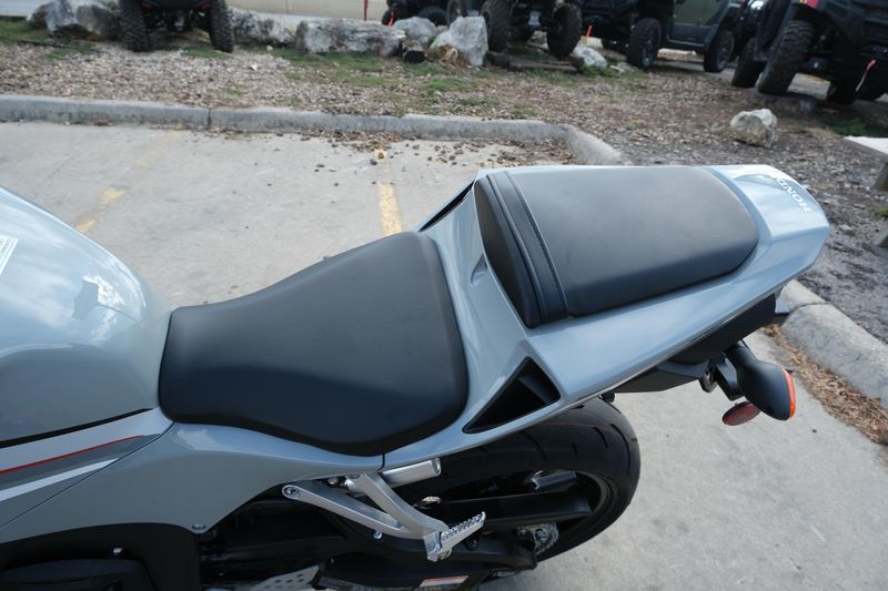 2025 Honda CBR600RR DEEP PEARL GRAYImage 20