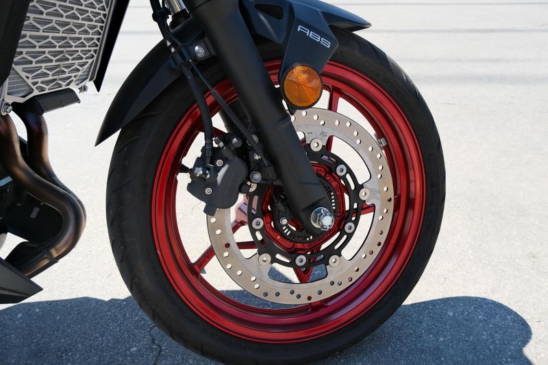 USED 2025 KAWASAKI Z500 SE ABS Image 17