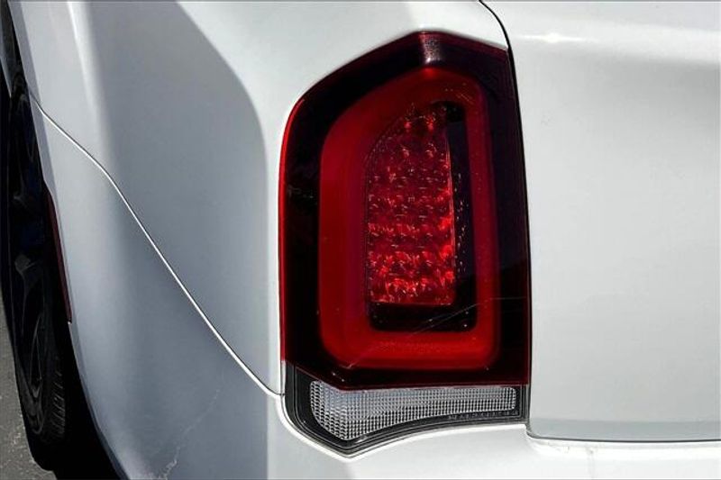 2023 Chrysler 300 TouringImage 28