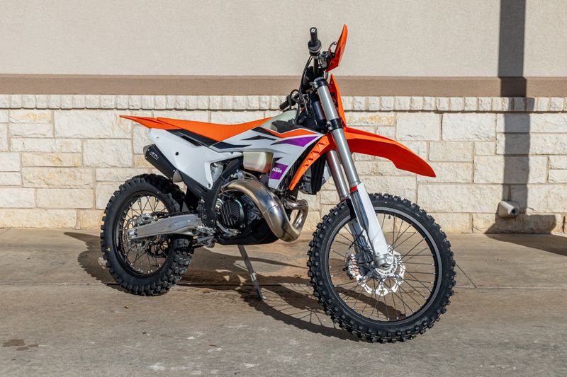 2024 KTM 250XC in a ORANGE exterior color. Family PowerSports (877) 886-1997 familypowersports.com 