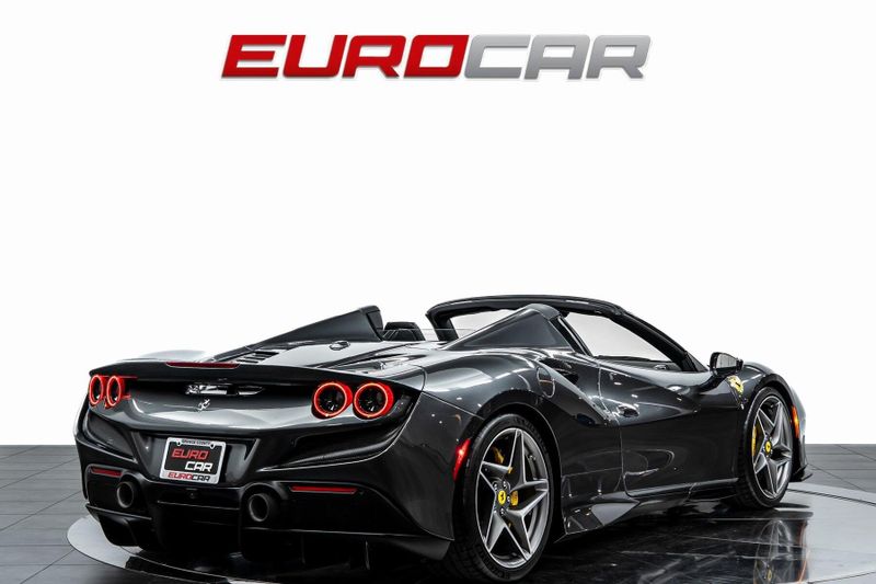 2022 Ferrari F8 Spider *HUGE CARBON OPTIONS * PASSENGER DISPLAY*Image 6